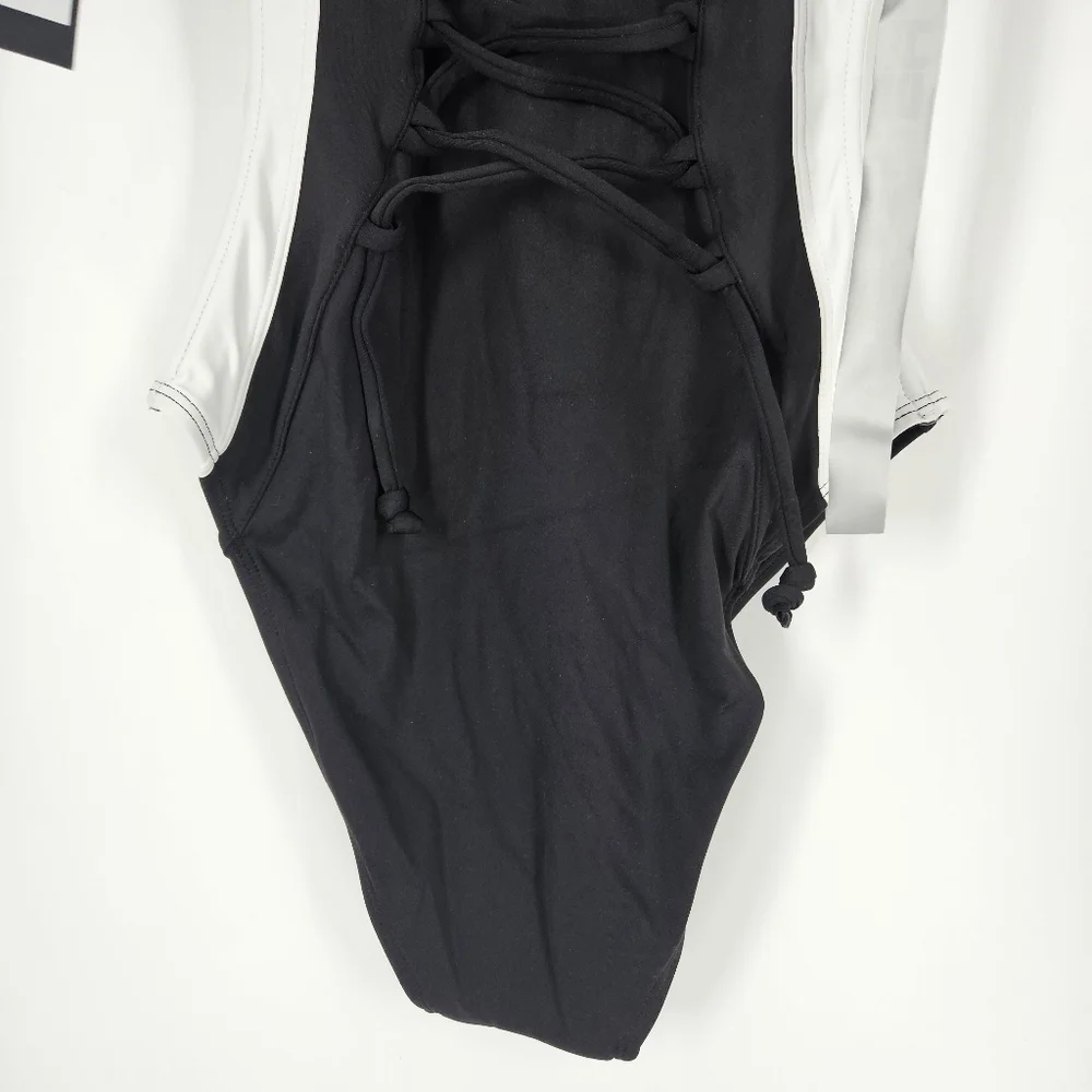 TA3 Black And White Scoopy Seamed Zip One Piece Swimsuit XS XLong NWT